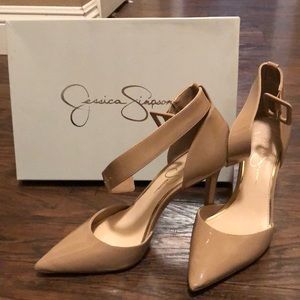 Jessica Simpson nude patent leather pumps
